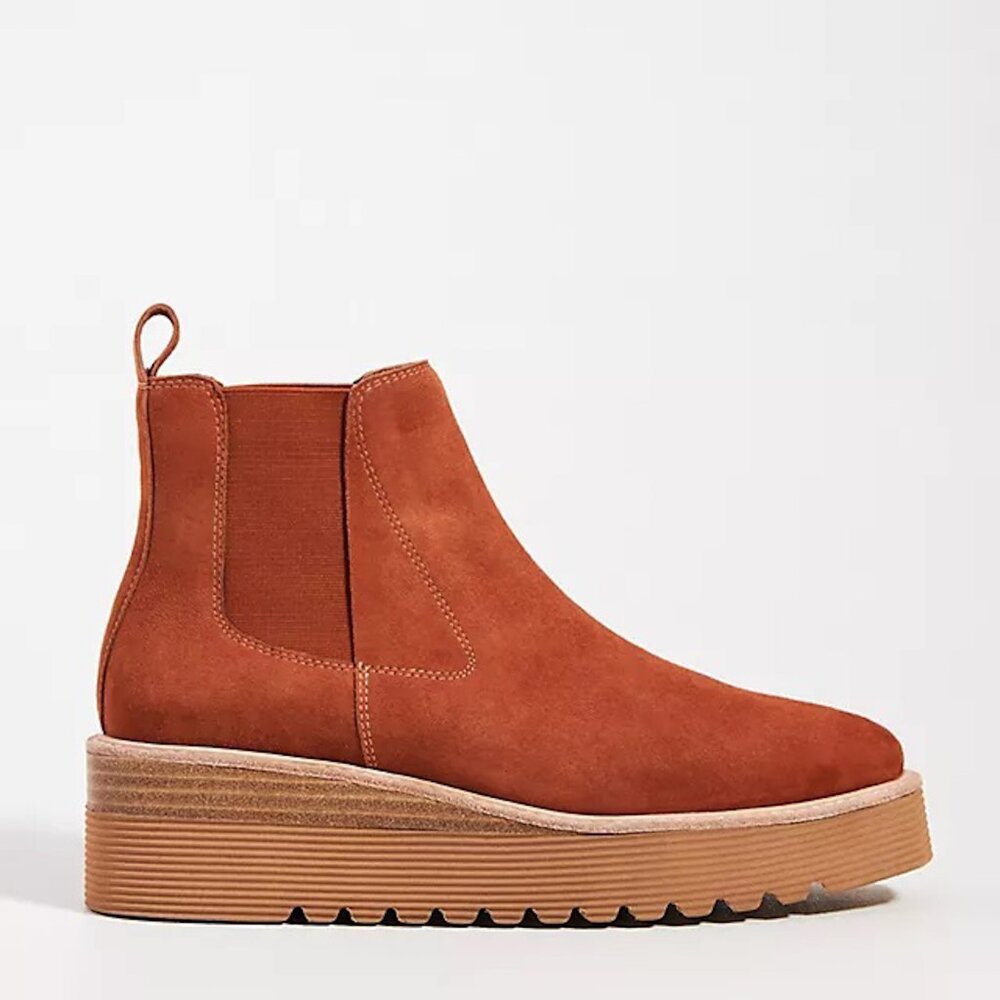 Women's Tan Chelsea Boots